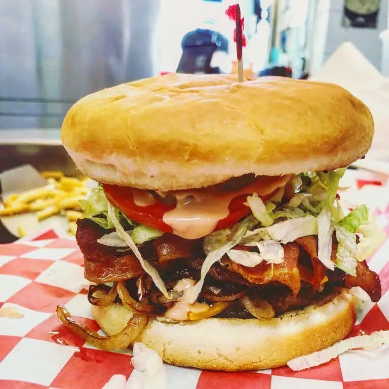 Bacon cheeseburger at Davy’s Burger Ranch