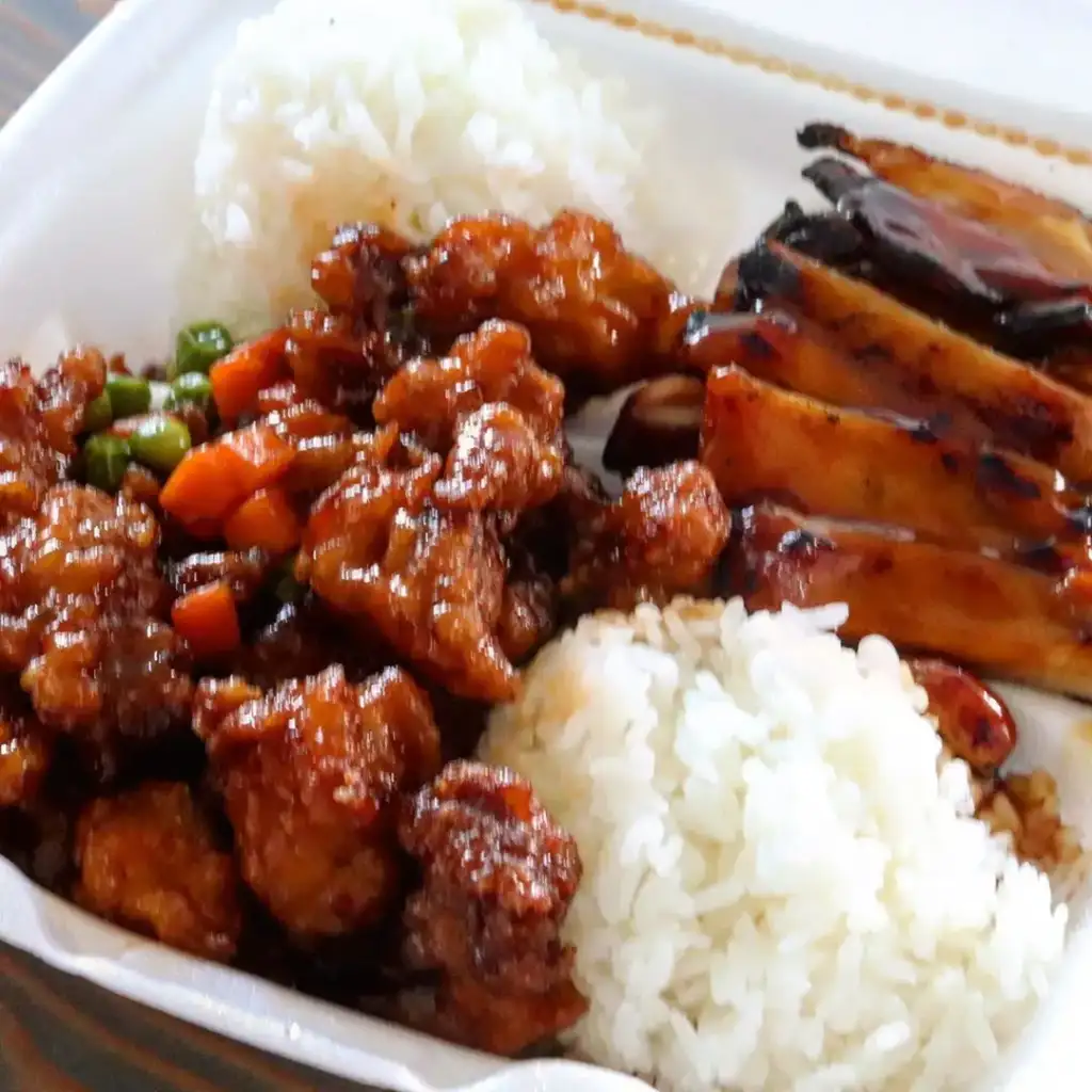 General Tso’s and teriyaki chicken at Tokyo Sushi & Teriyaki